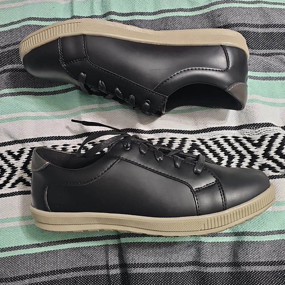 Deer Stags Boy's Joshua Sneaker, Black/Grey, 7M Big Kid NEW In Box‎